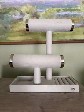 LC Lauren Conrad Jewelry T-Bar Display Stand in Light Gray